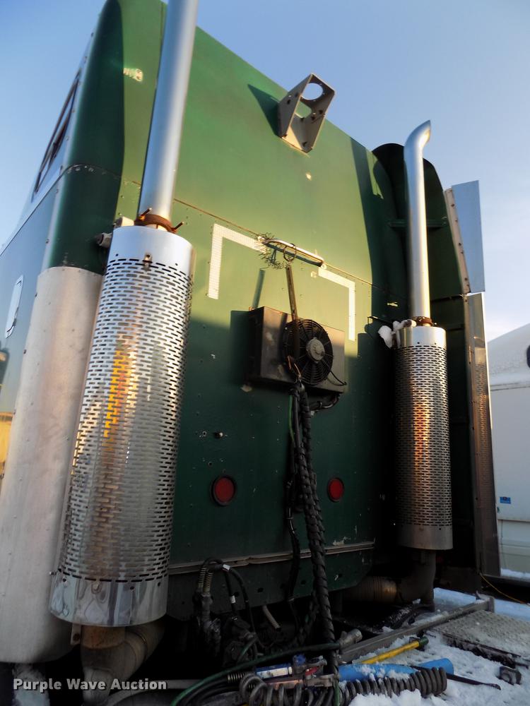 image for item DE7553 1997 Freightliner Century Class semi truck