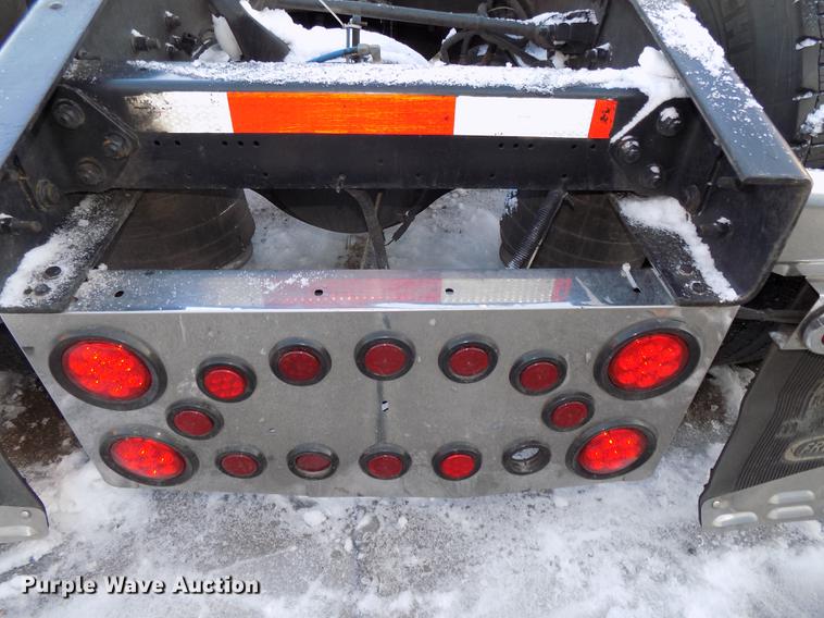 image for item DE7553 1997 Freightliner Century Class semi truck