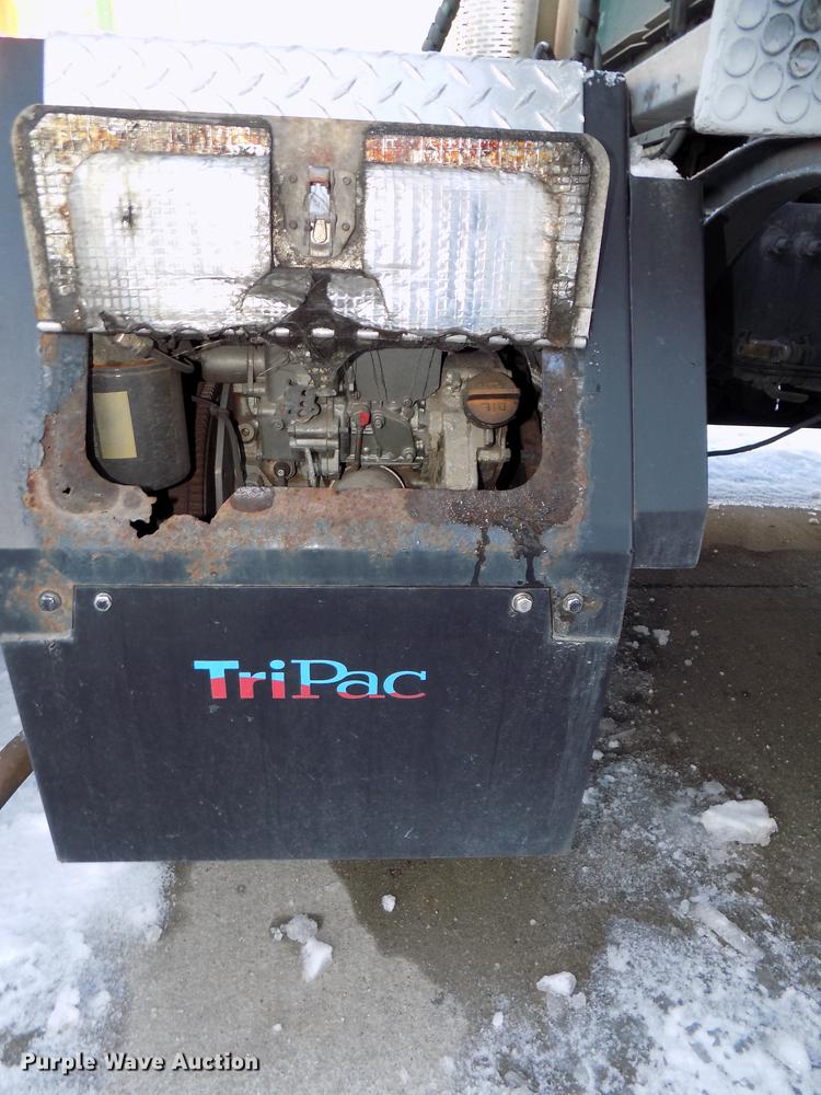 image for item DE7553 1997 Freightliner Century Class semi truck