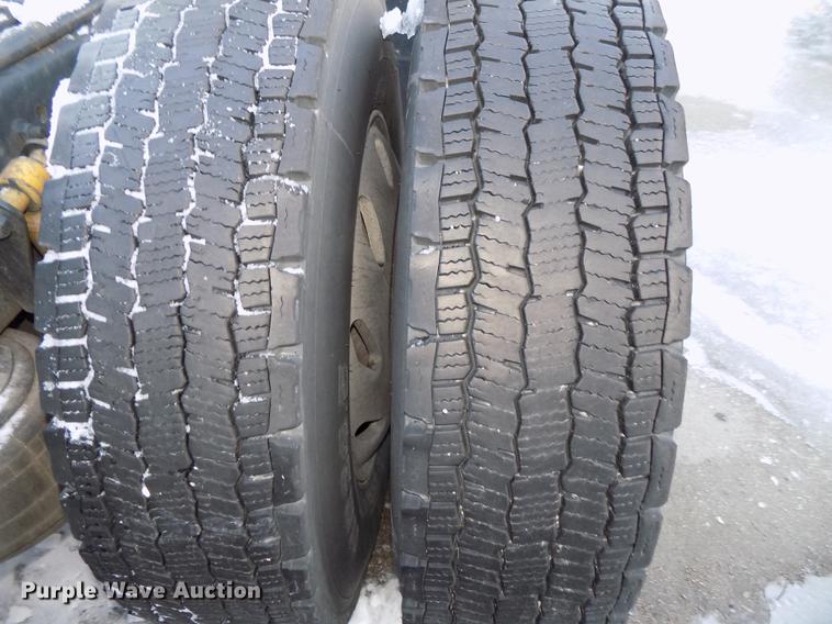 image for item DE7553 1997 Freightliner Century Class semi truck