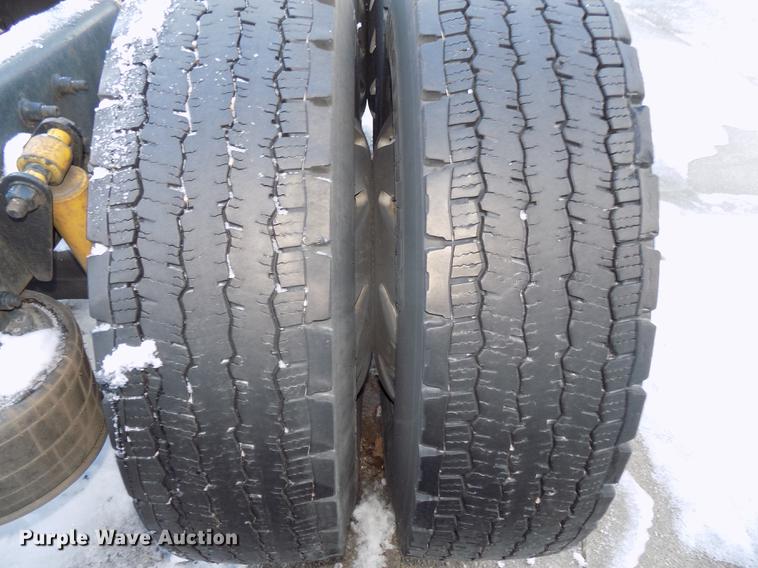 image for item DE7553 1997 Freightliner Century Class semi truck