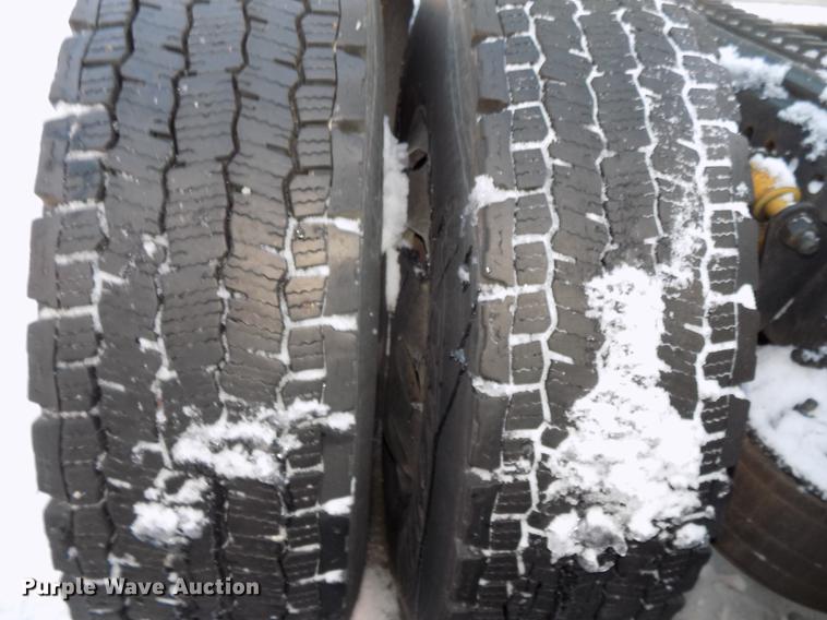 image for item DE7553 1997 Freightliner Century Class semi truck