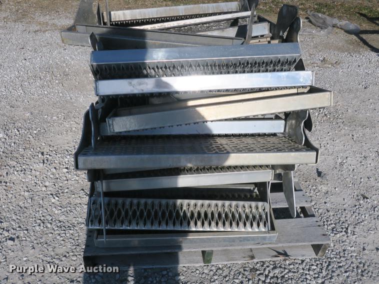 image for item EO9448 Approximately 30 APU steps