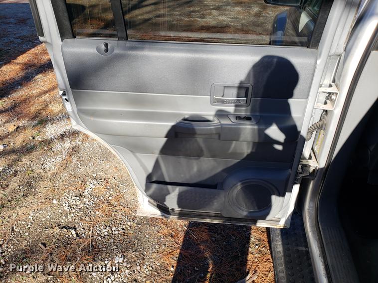 image for item AV9384 2005 Dodge Durango SUV