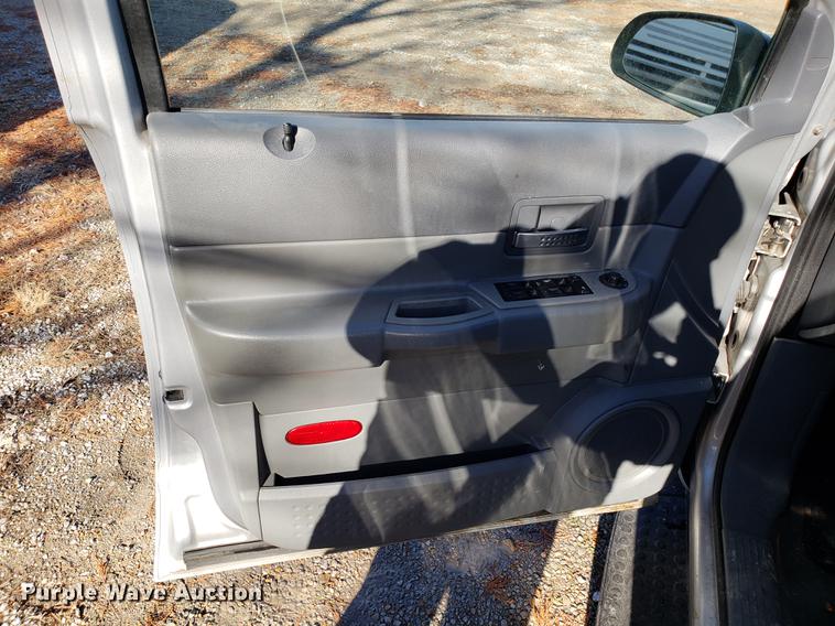 image for item AV9384 2005 Dodge Durango SUV