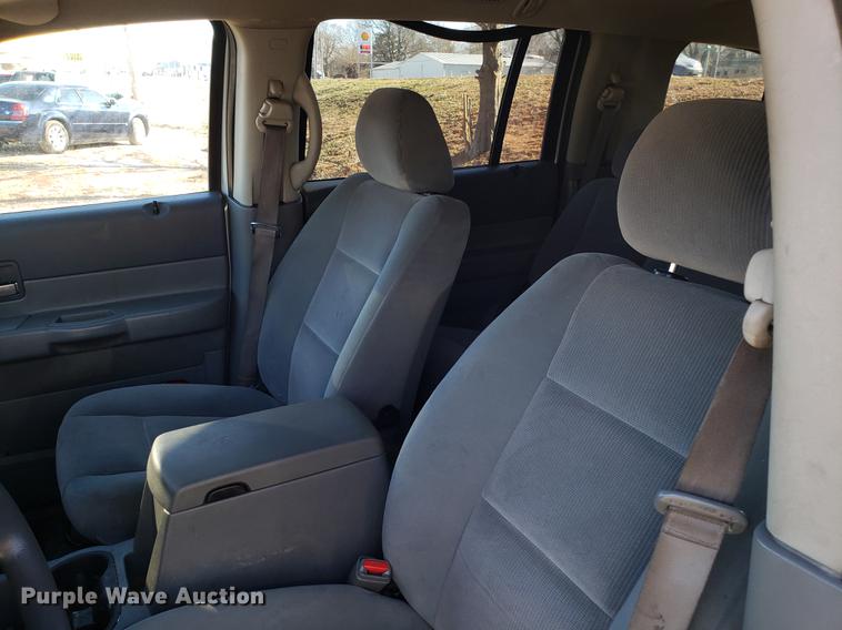 image for item AV9384 2005 Dodge Durango SUV
