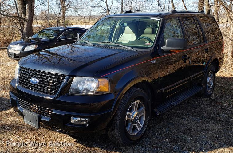 image for item AV9387 2004 Ford Expedition SUV