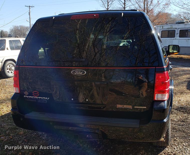 image for item AV9387 2004 Ford Expedition SUV