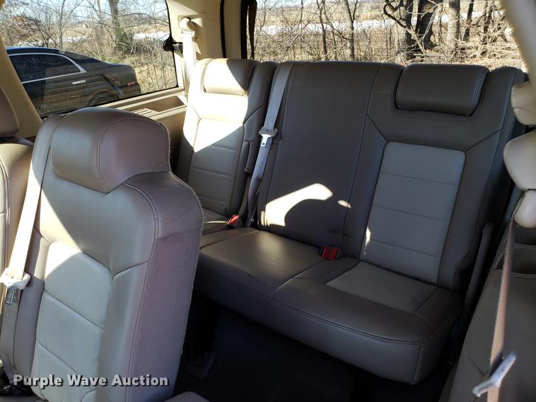 image for item AV9387 2004 Ford Expedition SUV