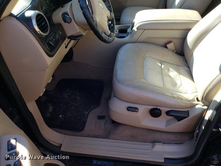 image for item AV9387 2004 Ford Expedition SUV