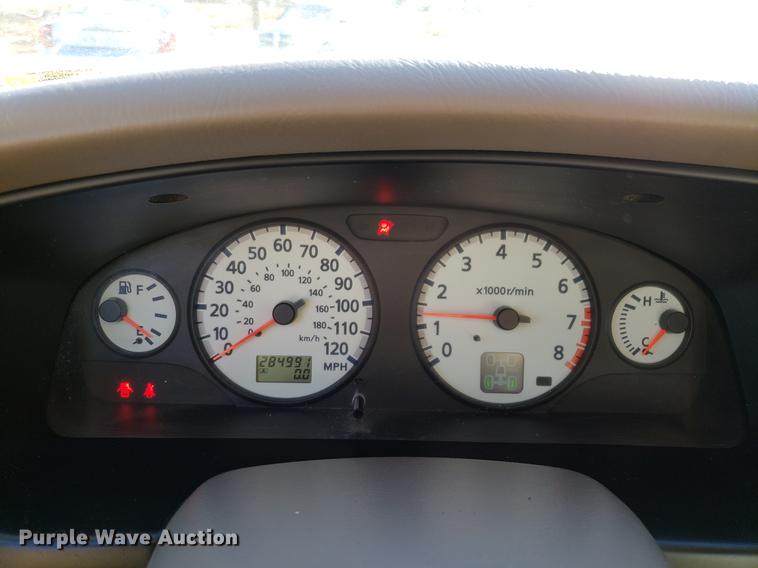 image for item AV9389 2001 Nissan Pathfinder LE SUV