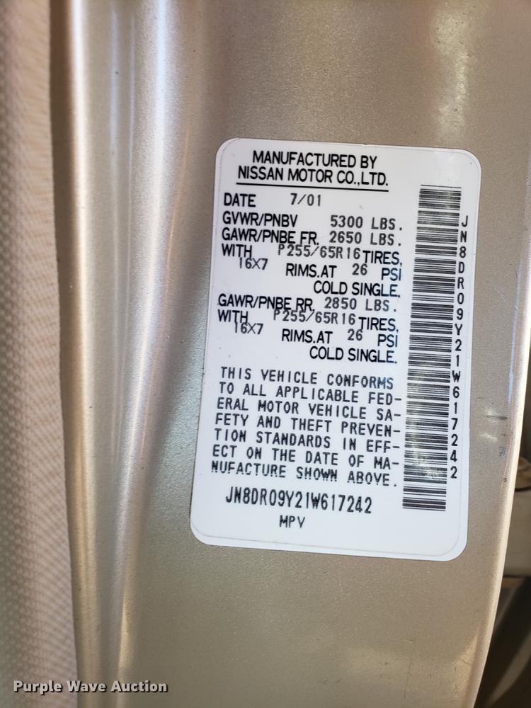 image for item AV9389 2001 Nissan Pathfinder LE SUV