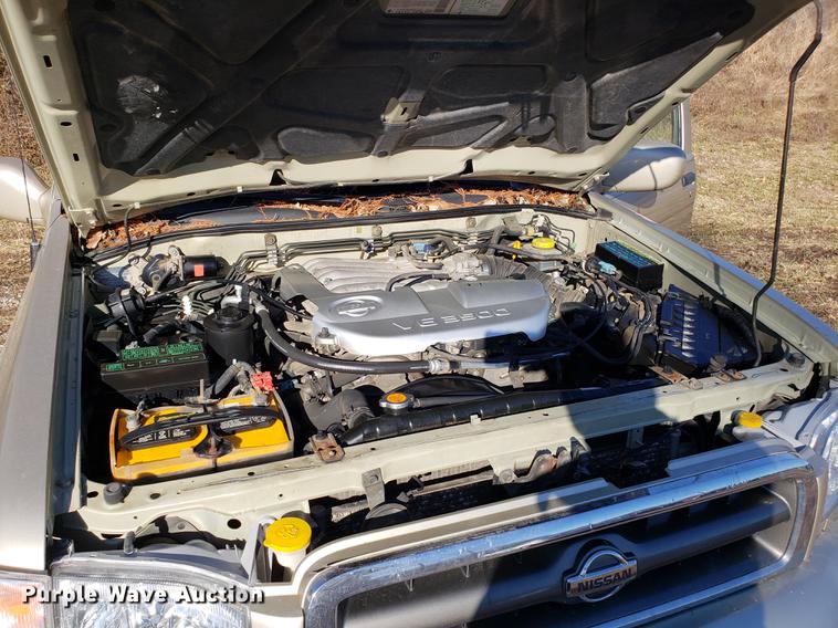 image for item AV9389 2001 Nissan Pathfinder LE SUV