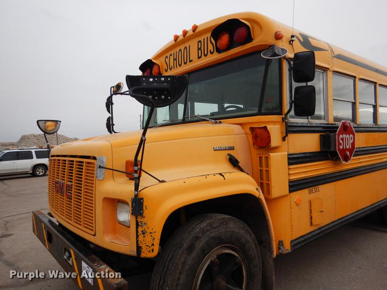 image for item DA3601 1995 GMC B7T042 bus