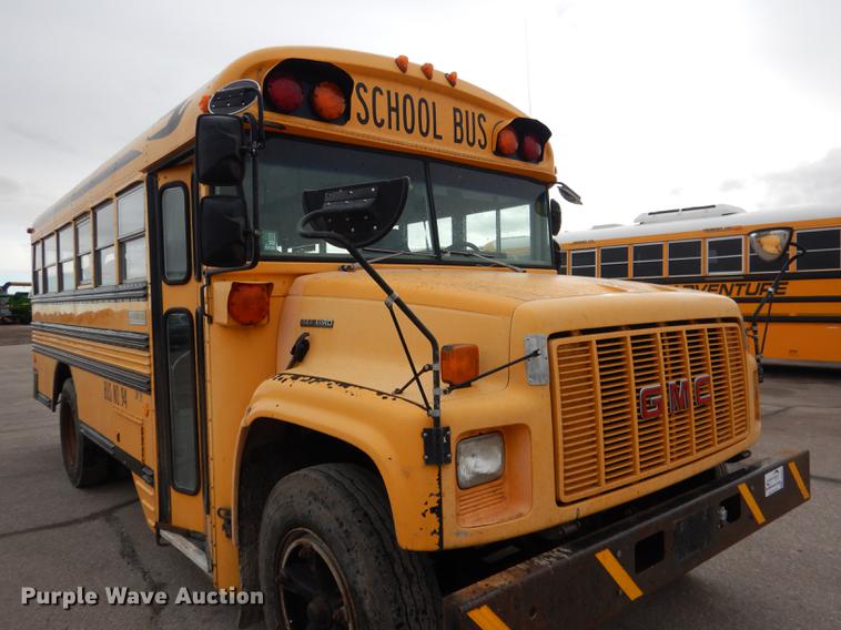 image for item DA3601 1995 GMC B7T042 bus