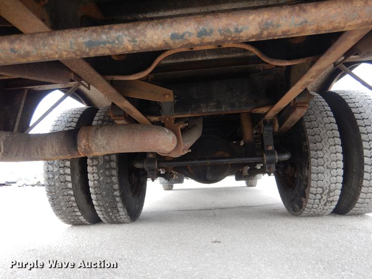 image for item DA3601 1995 GMC B7T042 bus