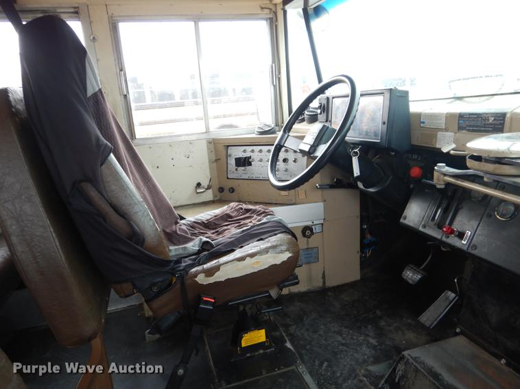 image for item DA3601 1995 GMC B7T042 bus