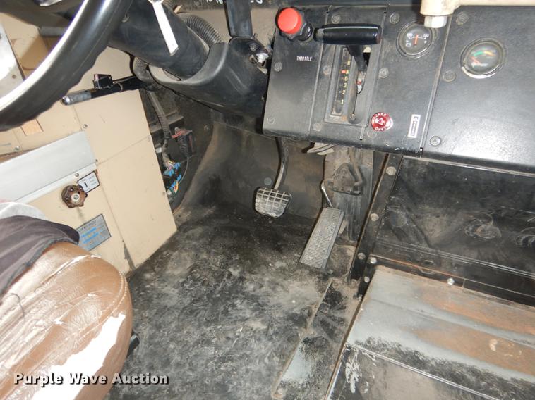 image for item DA3601 1995 GMC B7T042 bus