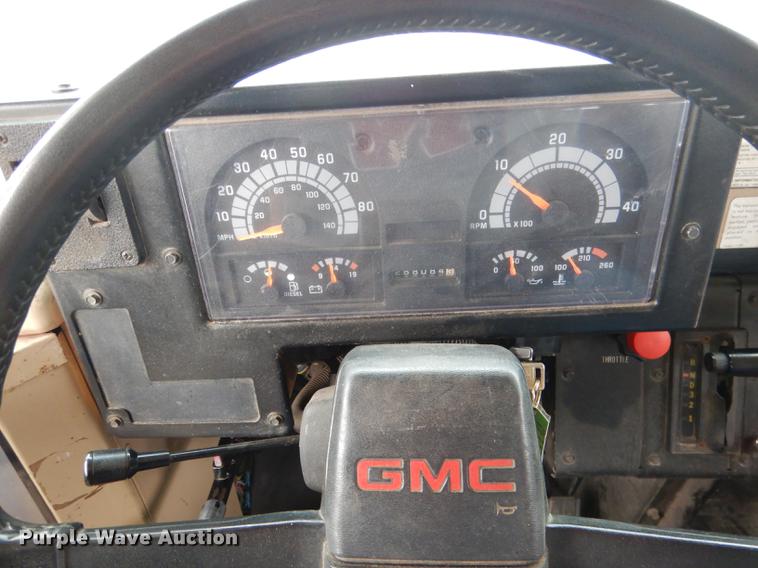 image for item DA3601 1995 GMC B7T042 bus