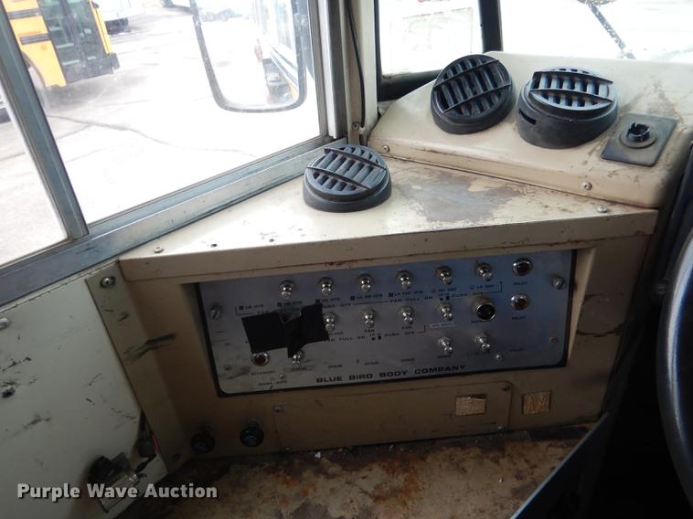 image for item DA3601 1995 GMC B7T042 bus