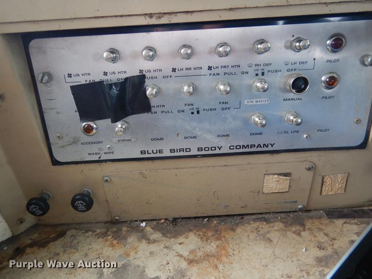 image for item DA3601 1995 GMC B7T042 bus