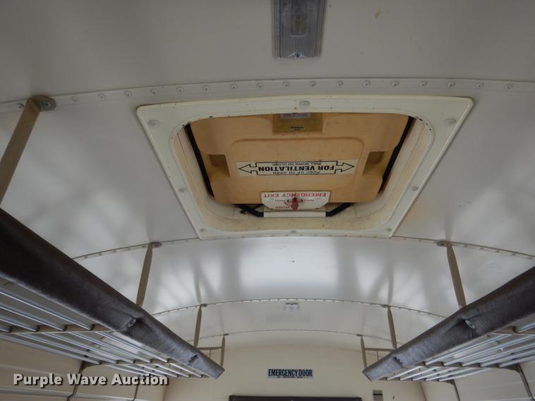 image for item DA3601 1995 GMC B7T042 bus