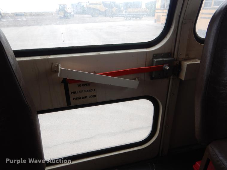 image for item DA3601 1995 GMC B7T042 bus