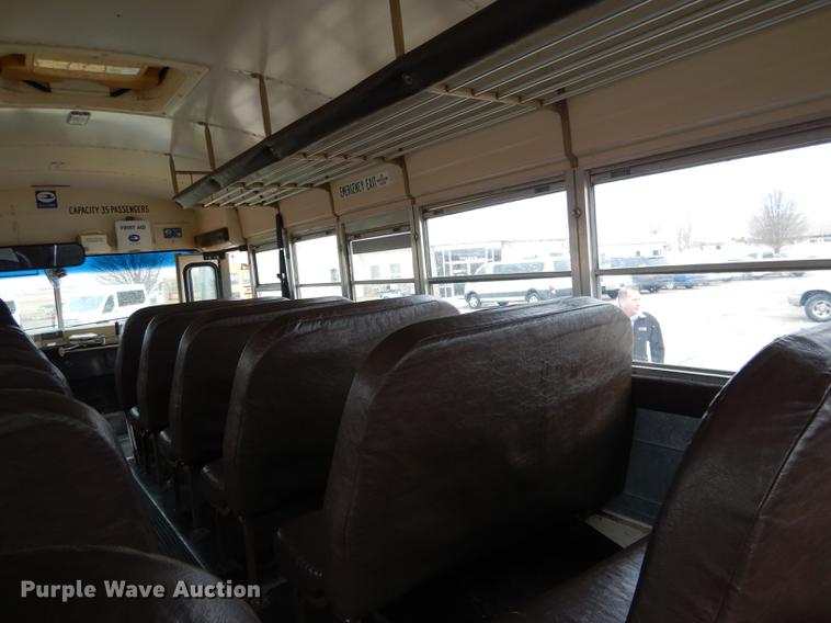 image for item DA3601 1995 GMC B7T042 bus