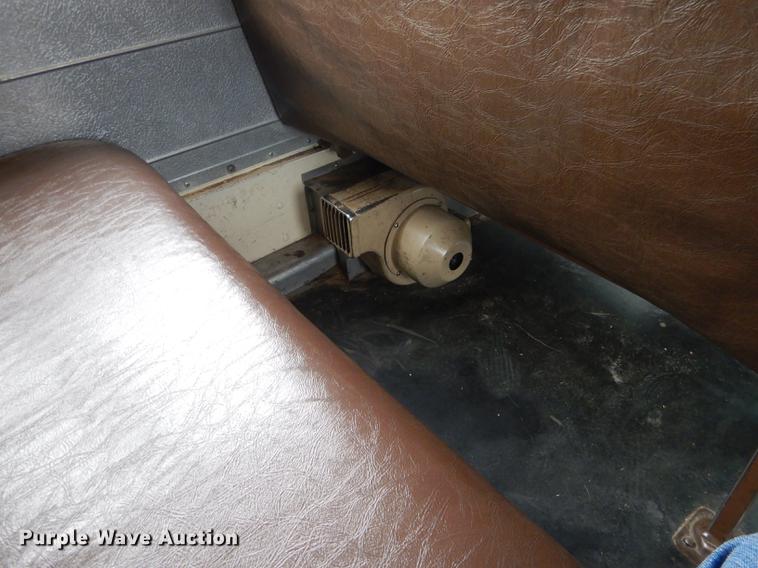 image for item DA3601 1995 GMC B7T042 bus