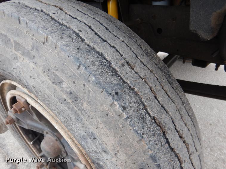 image for item DA3601 1995 GMC B7T042 bus