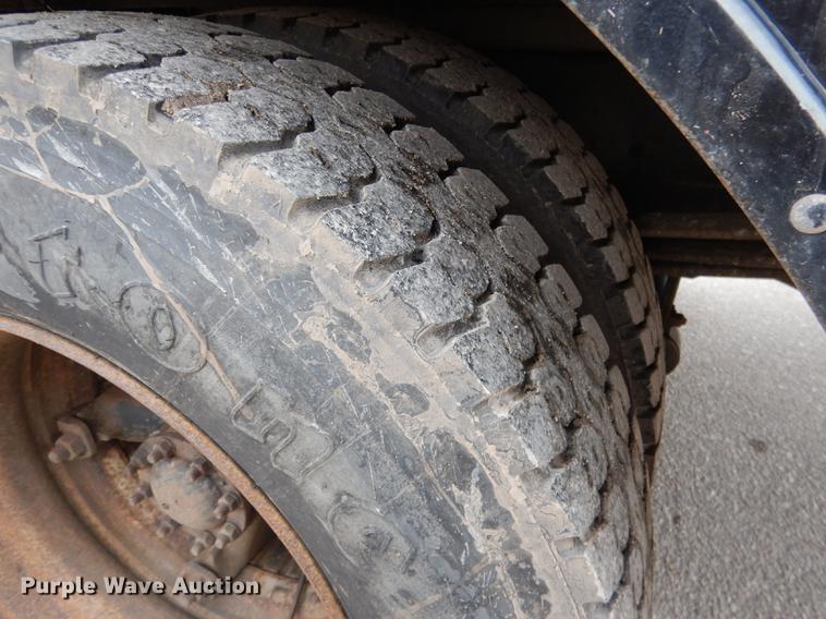 image for item DA3601 1995 GMC B7T042 bus