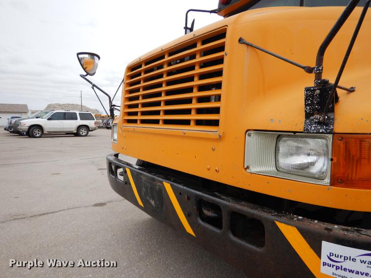 image for item DA3602 1992 International 3800 bus