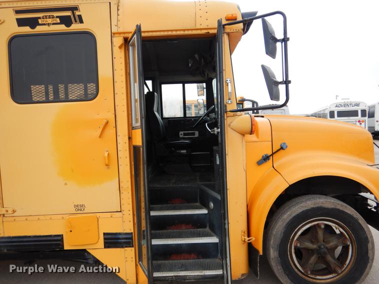 image for item DA3602 1992 International 3800 bus