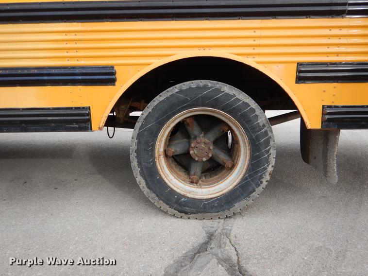 image for item DA3602 1992 International 3800 bus