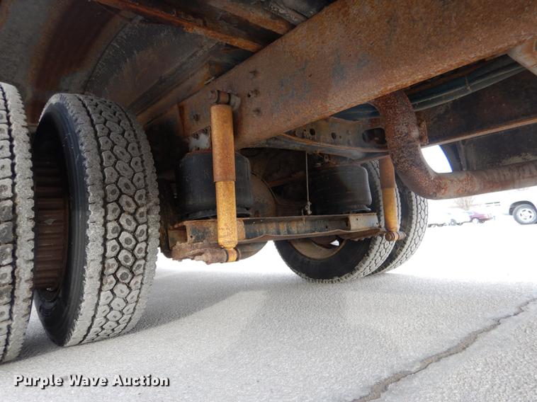 image for item DA3603 1997 Amtran 3800 bus