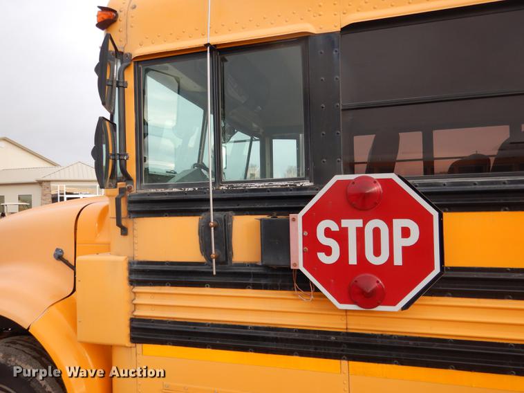 image for item DA3603 1997 Amtran 3800 bus