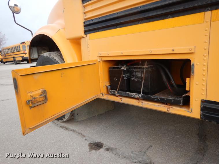 image for item DA3603 1997 Amtran 3800 bus