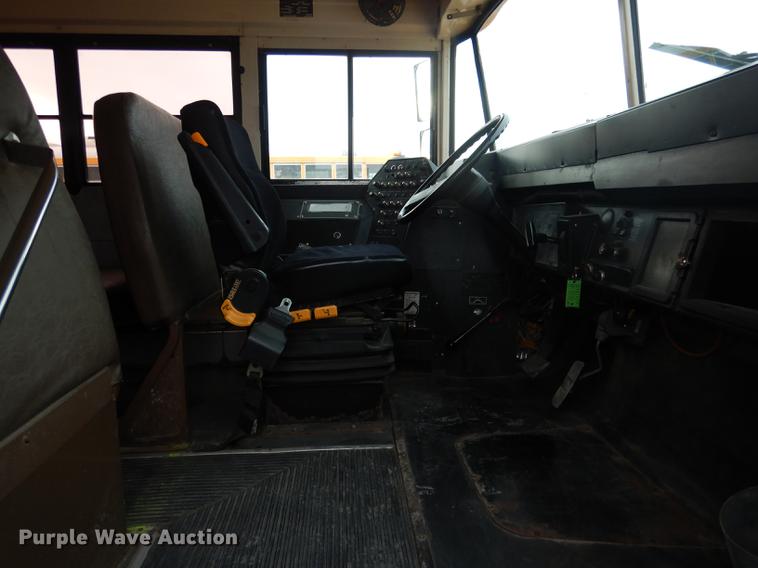 image for item DA3603 1997 Amtran 3800 bus