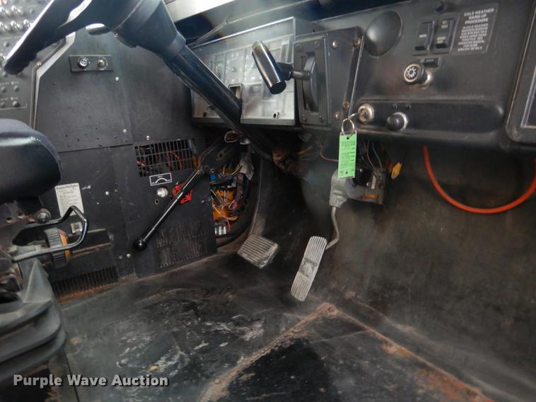 image for item DA3603 1997 Amtran 3800 bus