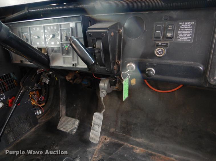 image for item DA3603 1997 Amtran 3800 bus