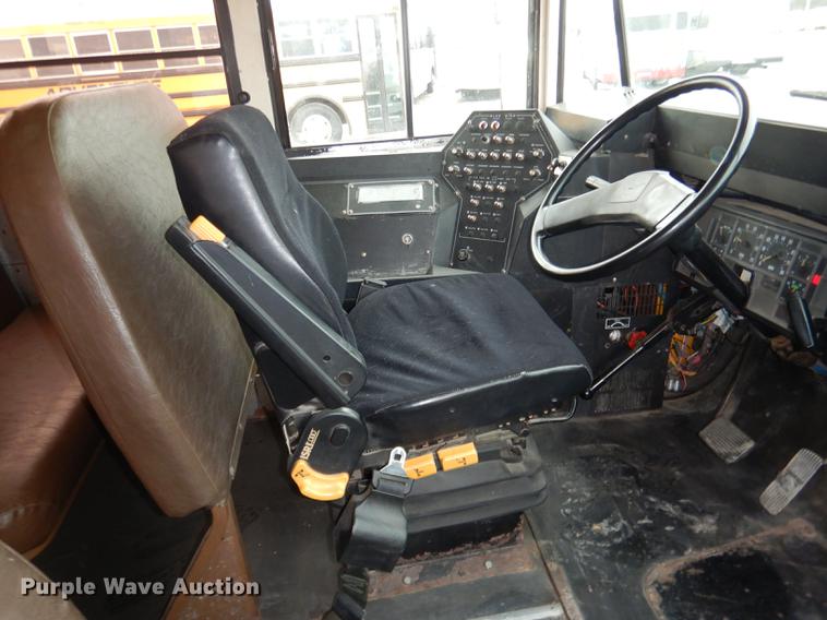 image for item DA3603 1997 Amtran 3800 bus