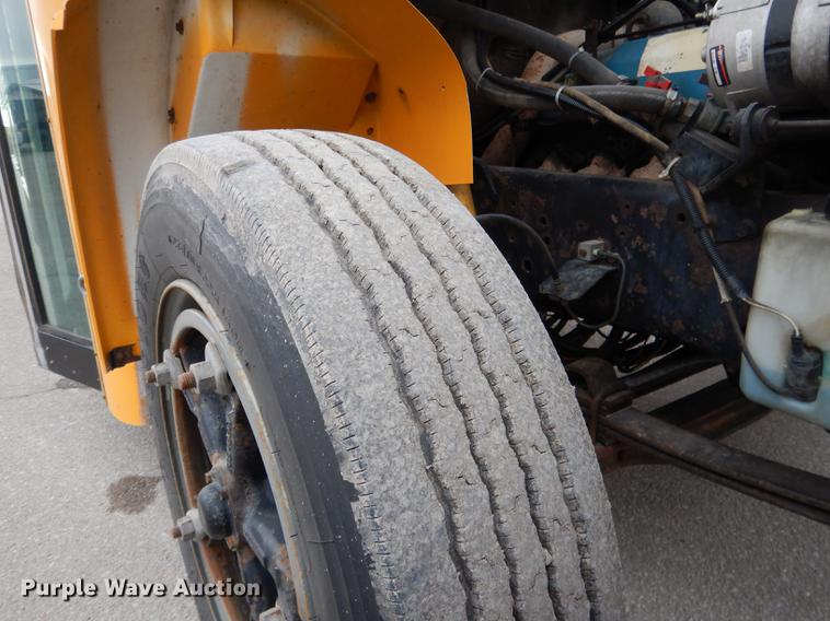 image for item DA3603 1997 Amtran 3800 bus