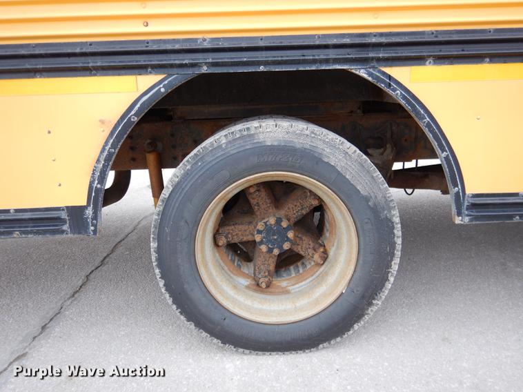 image for item DA3603 1997 Amtran 3800 bus