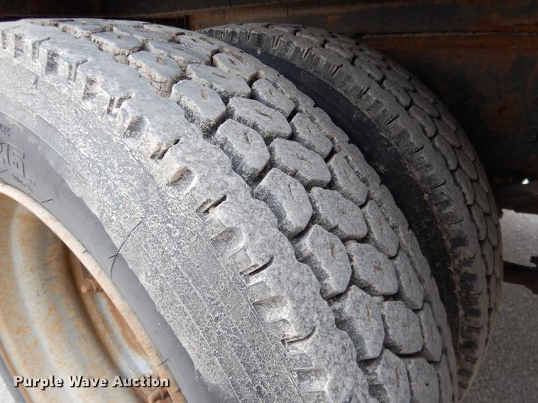 image for item DA3603 1997 Amtran 3800 bus