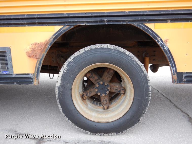 image for item DA3603 1997 Amtran 3800 bus