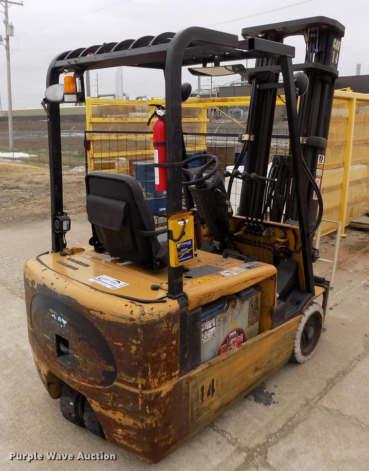 image for item DB9009 Caterpillar EP20KT forklift