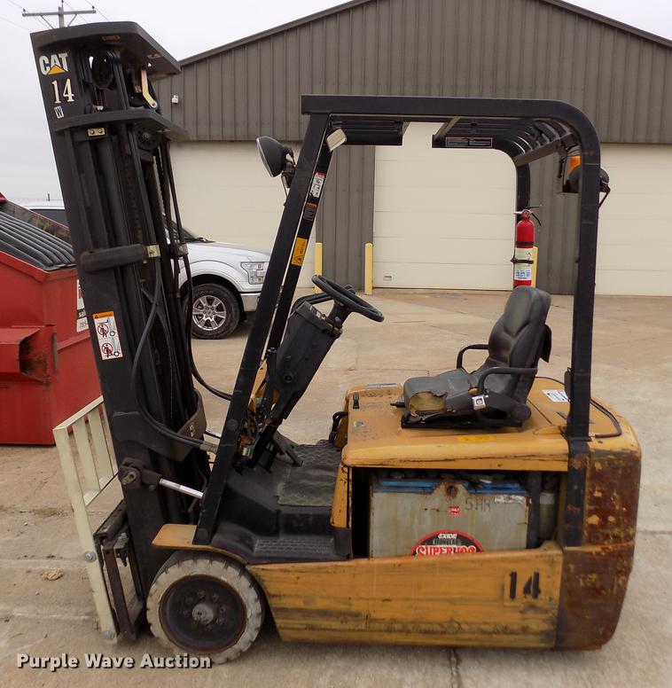 image for item DB9009 Caterpillar EP20KT forklift