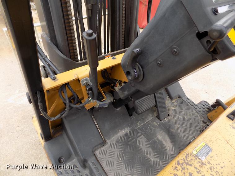 image for item DB9009 Caterpillar EP20KT forklift