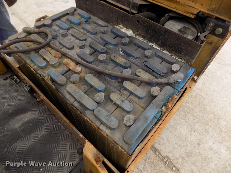 image for item DB9009 Caterpillar EP20KT forklift