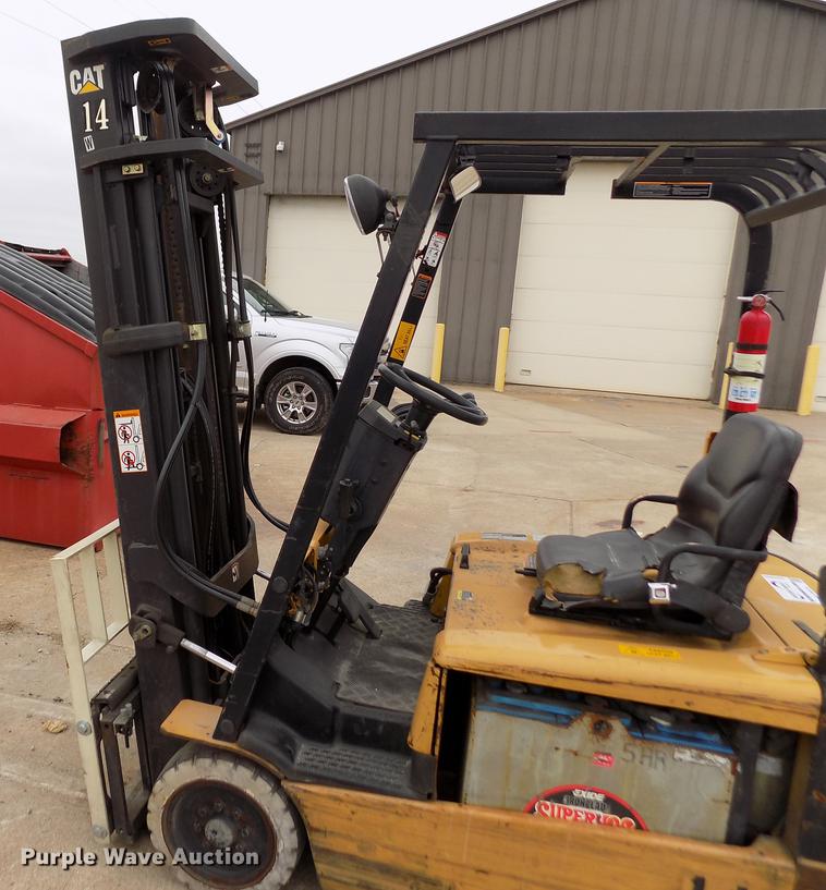 image for item DB9009 Caterpillar EP20KT forklift